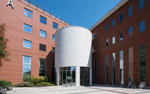 Kiadó budai 1100 m2 Iroda - Infopark A