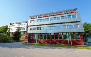 Kiadó budai 1392 m2 Iroda - Fogaskerekű Irodaház